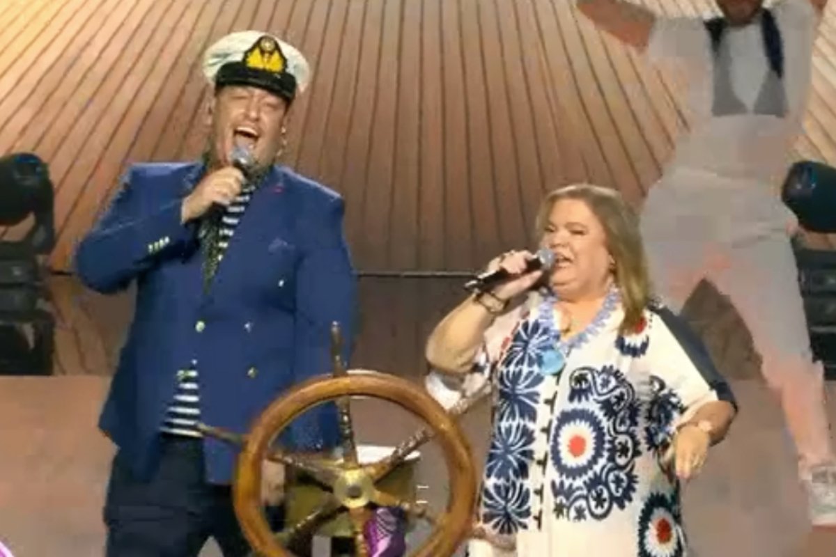 J2US: Σαλπάρουν στο κέφι ο DJ Deleasis και η Έφη Θώδη – «Είχατε μια δυσκολία στα κουπλέ»