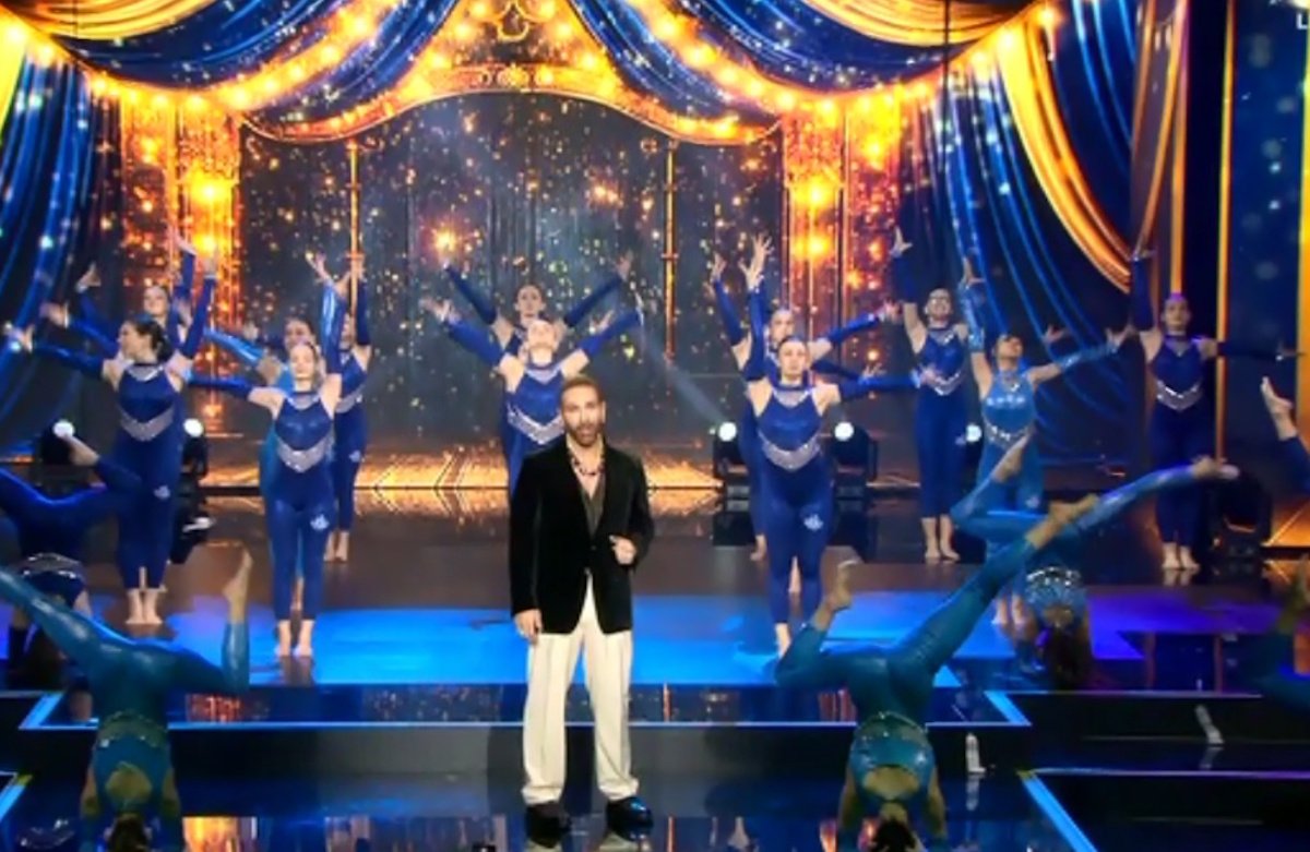 J2US: O Νίκος Κοκλώνης στην πιο κεφάτη έναρξη – «Καλησπέρα αρχίζει το πάρτι!»