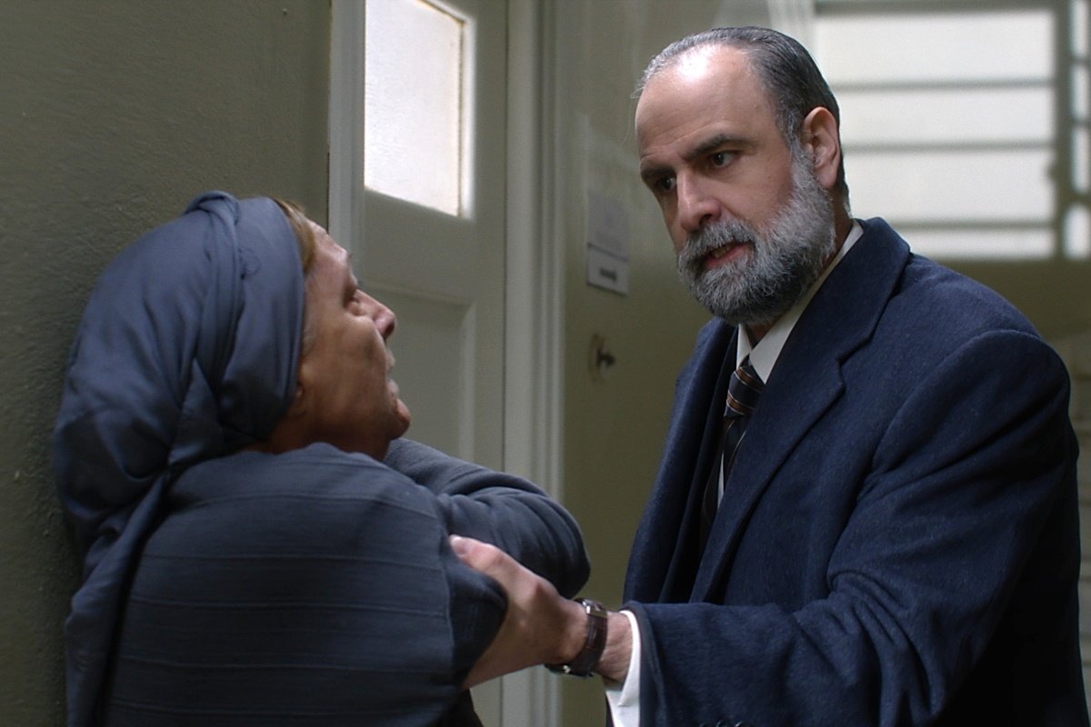 Άγιος έρωτας 18/3: Η Κική εμφανίζεται ξαφνικά μπροστά στον Μαρκόπουλο