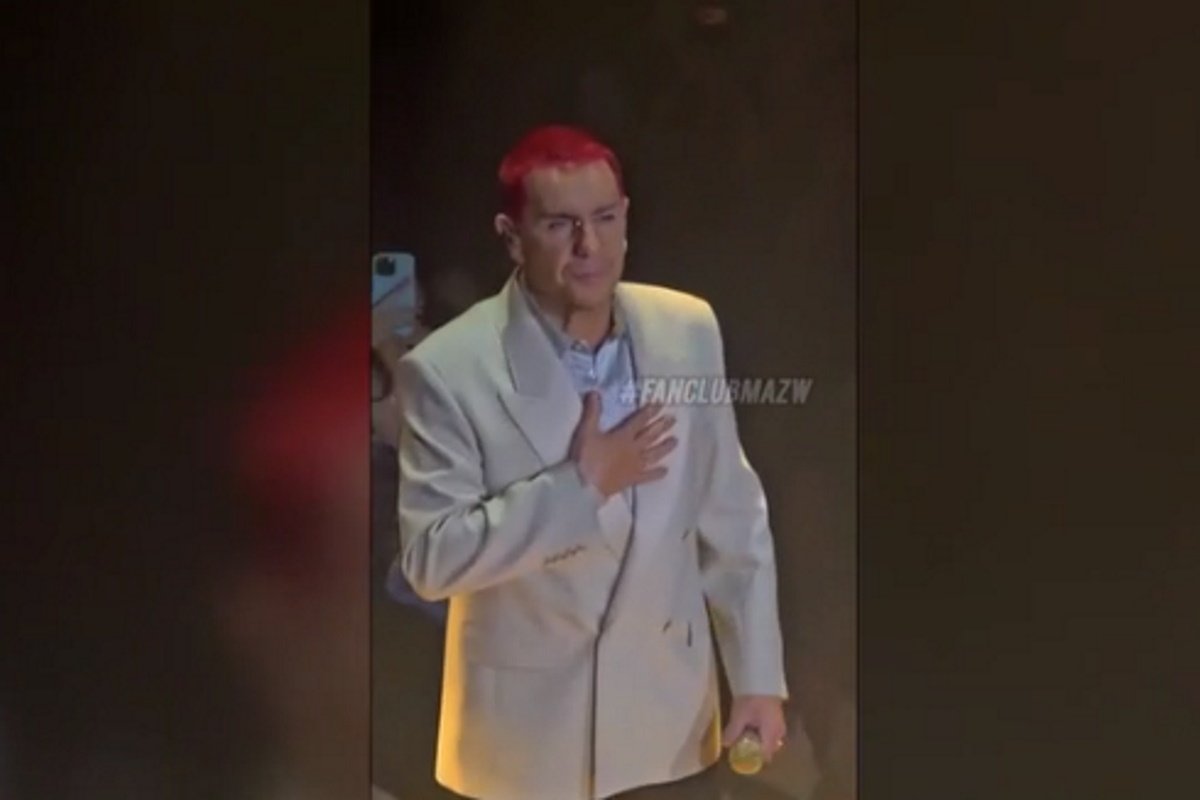 Γιώργος Μαζωνάκης: Η νέα εκκεντρική εμφάνιση με κόκκινα μαλλιά!