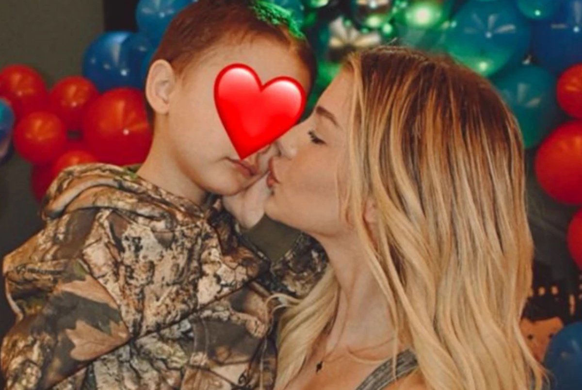 Modern Cinderella: Η τρυφερή στιγμή με τον γιο της και το απρόοπτο που τους έτυχε