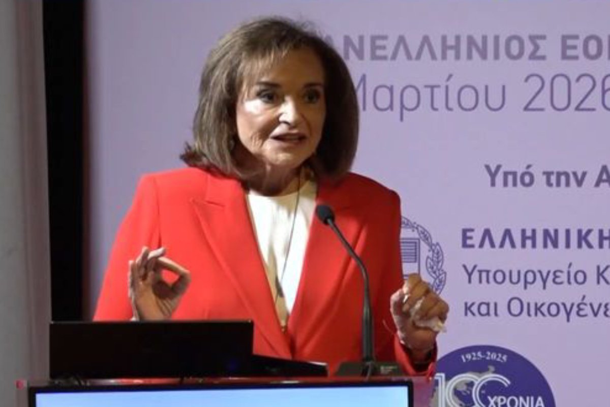 Ντόρα Μπακογιάννη: Η απίστευτη ιστορία όταν πήγε να γεννήσει – «Είναι αγνώστου πατρός, τι προτείνετε; Να το καταπιώ;»