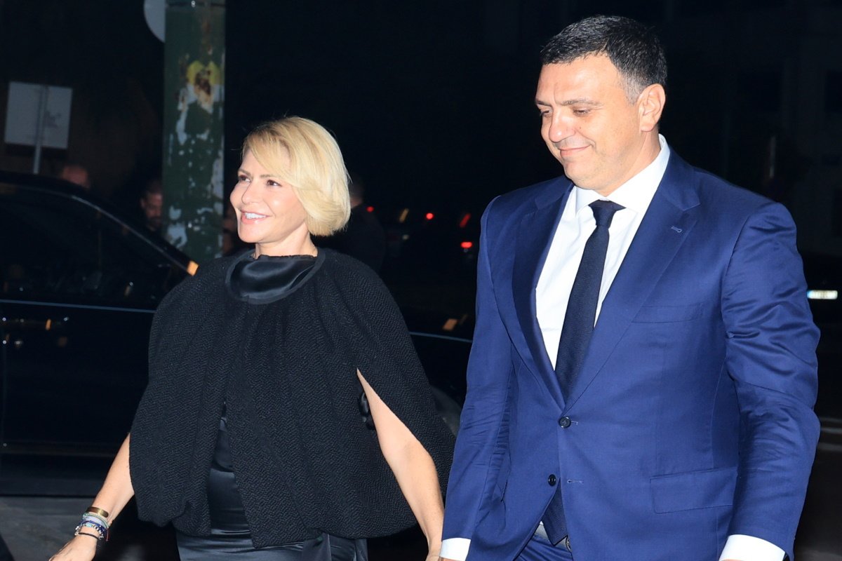 Τζένη Μπαλατσινού: «Δεν είμαι η “γυναίκα του Υπουργού”» – Ο γάμος της κόρης της και τα δημοσιεύματα για τη Μενεγάκη