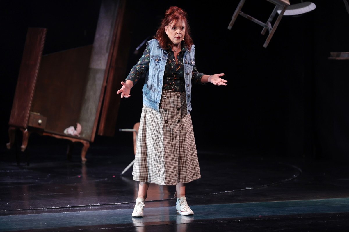 Ελένη Ράντου: ««Ντρέπομαι να δω τον εαυτό μου στις επαναλήψεις – Βασανίζομαι πολύ»