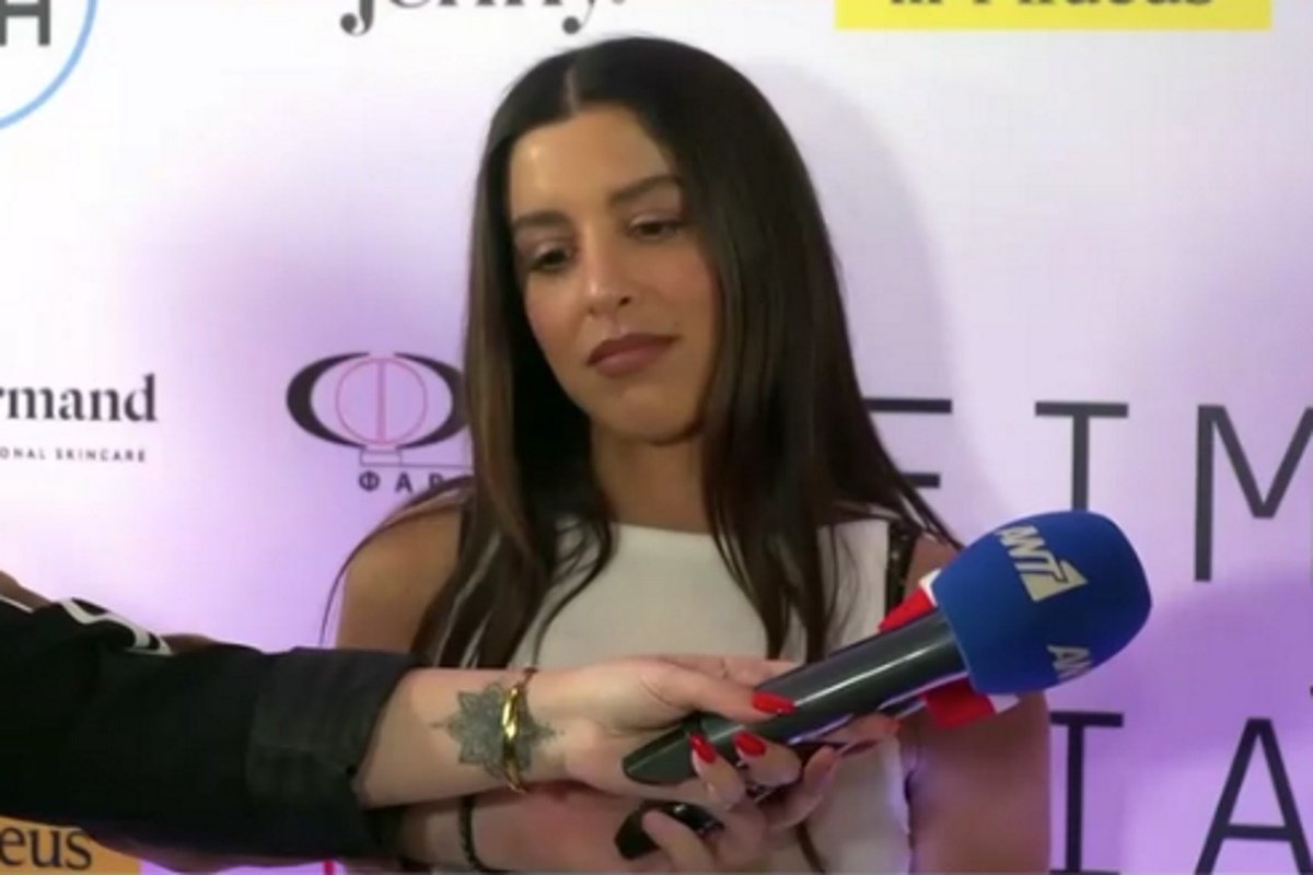 Μαρίνα Σάττι: «Mε θυμάμαι να ντρέπομαι επειδή ο μπαμπάς μου είναι μαύρος – Ερχόταν στο φροντιστήριο και φοβόμουν