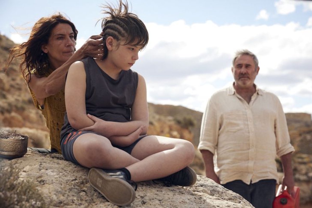 Sirat – Κριτική: Το υπαρξιακό ταξίδι του Oliver Laxe που μετατρέπει την έρημο σε κινηματογραφικό όραμα