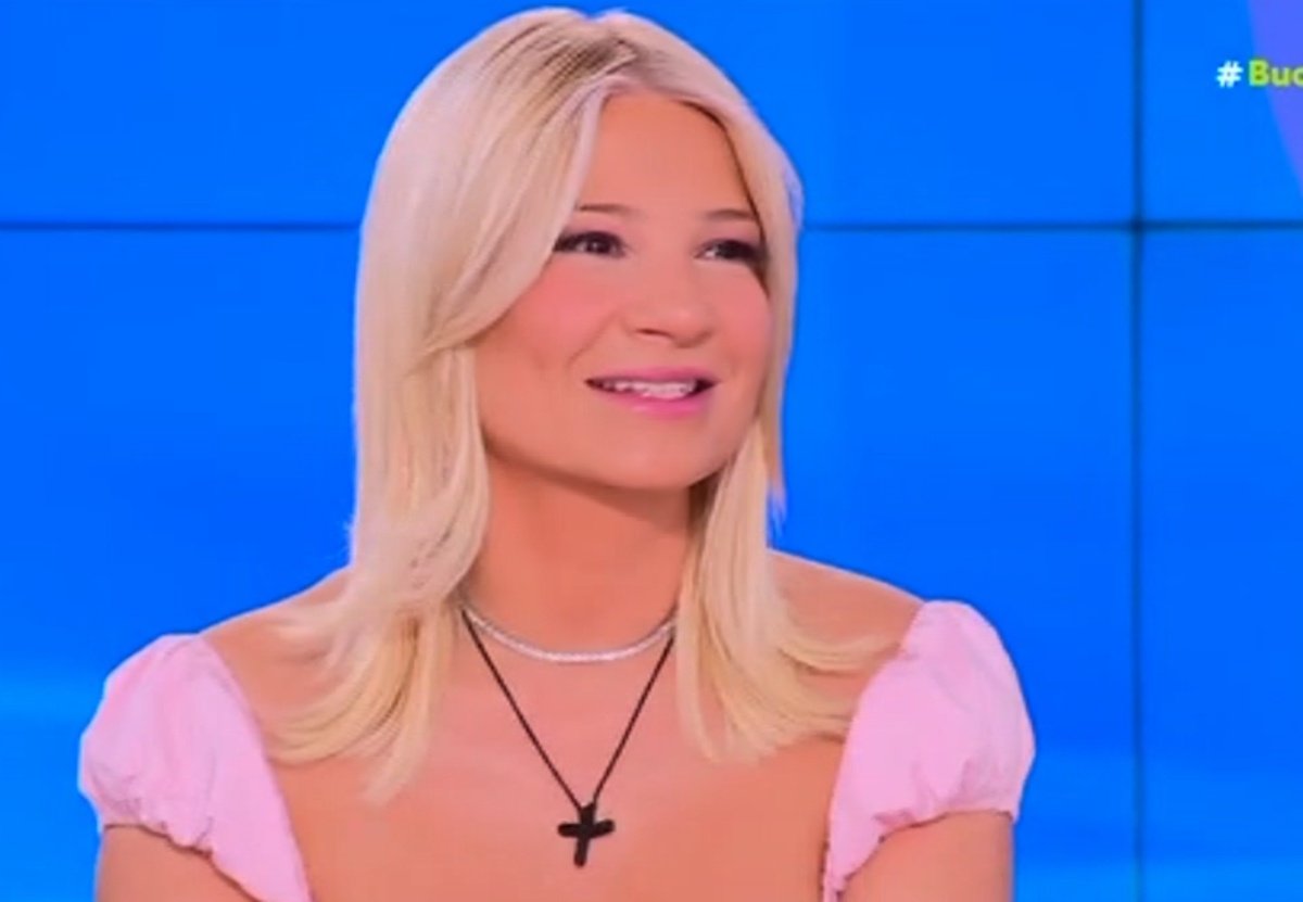 Φαίη Σκορδά για τον επικείμενο γάμο της: «Χαίρομαι που χαίρεστε»