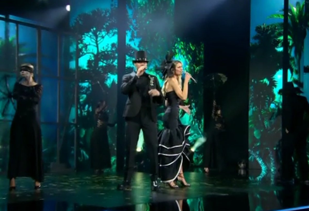 J2US: «Μαίρη είσαι τόσο ωραία γυναίκα για να δείξεις απεγνωσμένη – Ήταν πολύ δύσκολο»