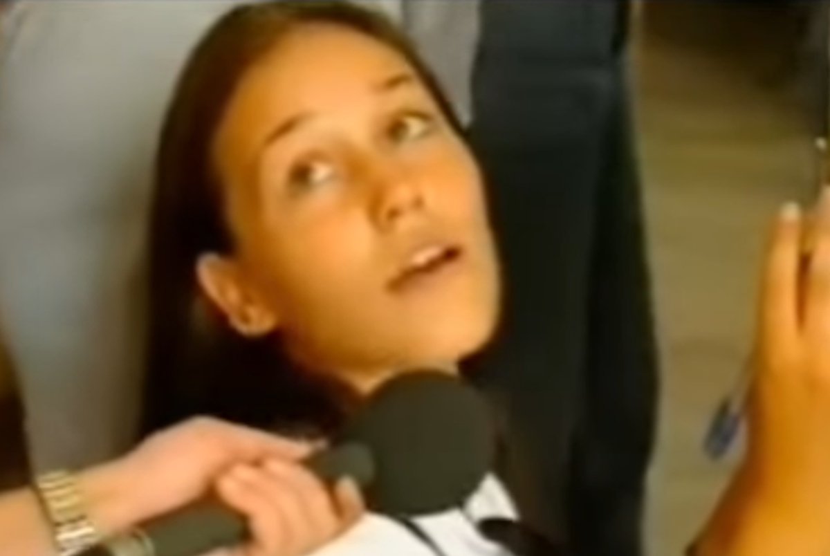 Από το χρονοντούλαπο! Δες την Πηνελόπη Αναστασοπούλου να… περιμένει τα αποτελέσματα των Πανελληνίων