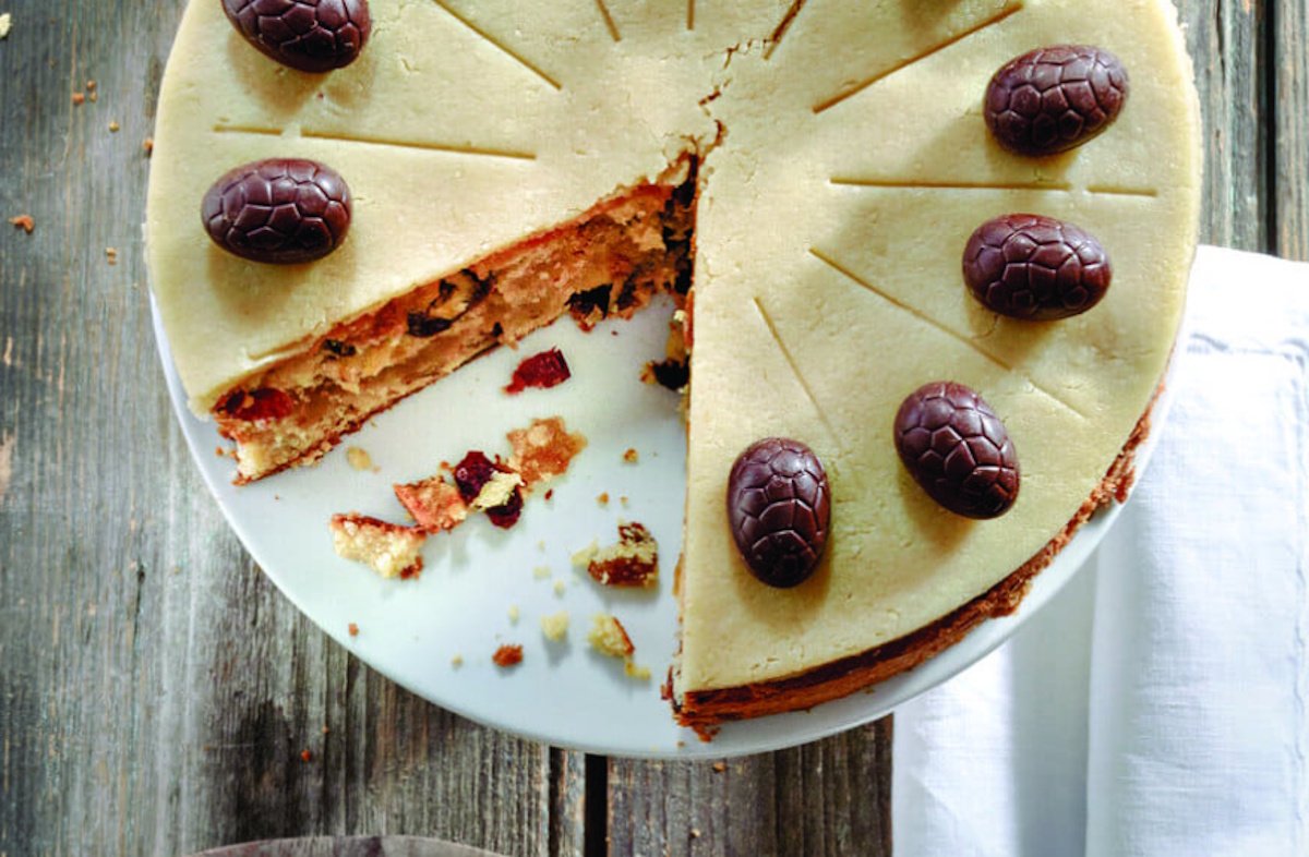 Θέλεις να κάνεις τη διαφορά στο πασχαλινό τραπέζι; Μπορείς να φτιάξεις το κέικ των 12 Αποστόλων από τον Στέλιο Παρλιάρο