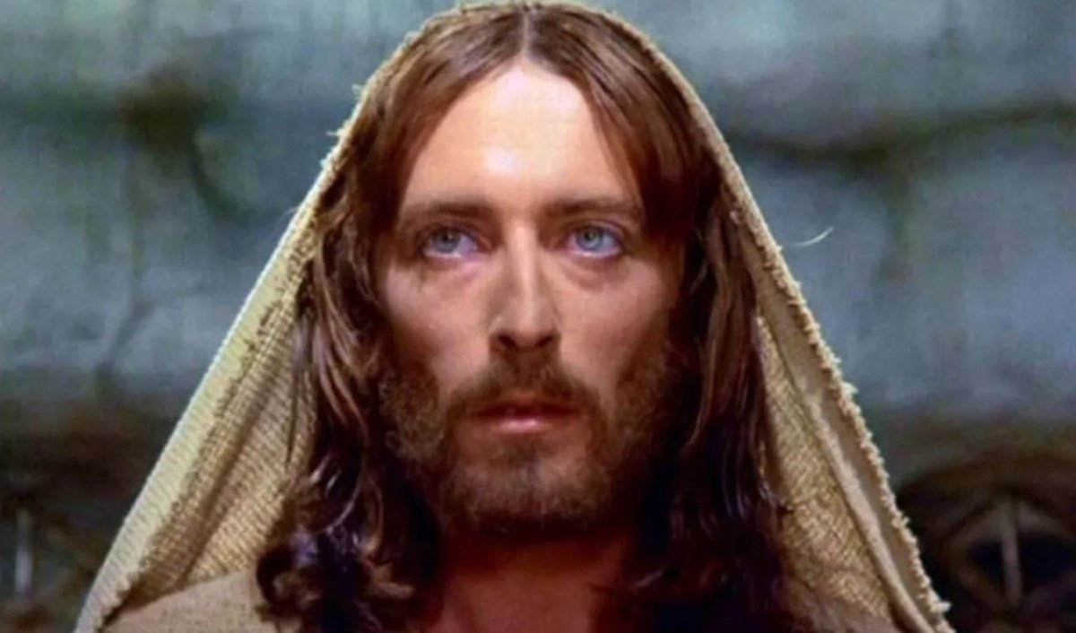 Ο Ιησούς από τη Ναζαρέτ: Και όμως ο Robert Powell ήταν άθεος – Τι ήταν η δοκιμασία του ατενούς βλέμματος που πέρασαν οι υποψήφιοι;