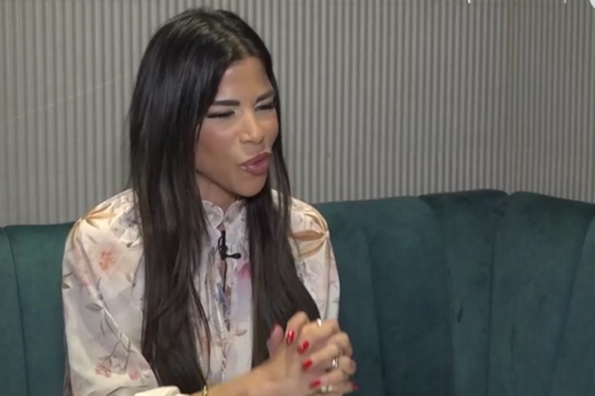 Δάφνη Καραβοκύρη: «Η πρώτη μου διευθύντρια έφτυνε σοκολατάκια στο χέρι μου, για να πάω να τα πετάξω»