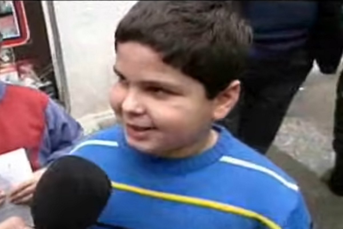 Flashback – Άκου να δεις: Όταν ο μικρός Ερμολαίος Κατουρίδης «δίκαζε» τις τυρόπιτες στον Φερεντίνο