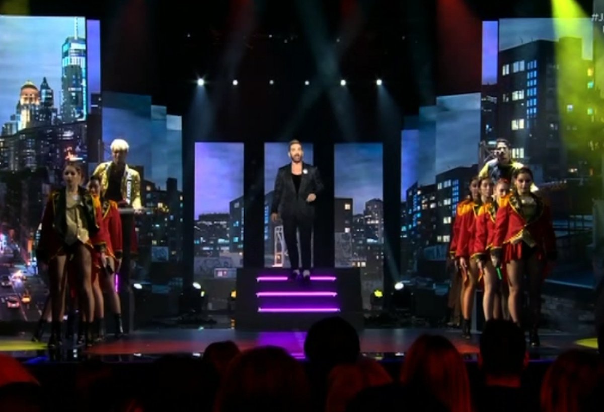 J2US: Ο Νίκος Κοκλώνης σε επικό αυτοτρολάρισμα και «Το πάρτι ξεκινά!»