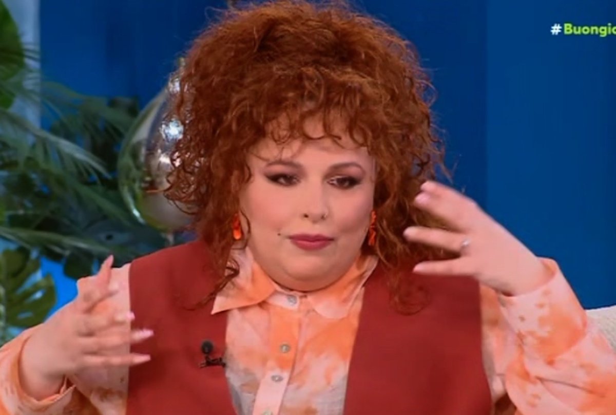 Σοφία Κουρτίδου: «Πριν έρθω σκεφτόμουν να βάλω κάτι μαύρο να με κόβει – Γιατί να διαλέξω κάτι που θα με κάνει αδύνατη;»