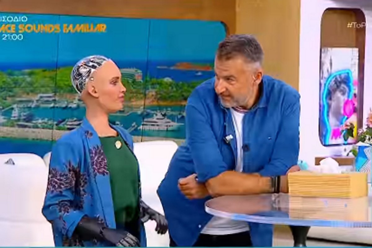 Γιώργος Λιάγκας: Τον φλέρταρε το ρομπότ Σοφία on air, αλλά της έριξε «άκυρο» – «Προς το παρόν δεν κινδυνεύει η Μαρία…»