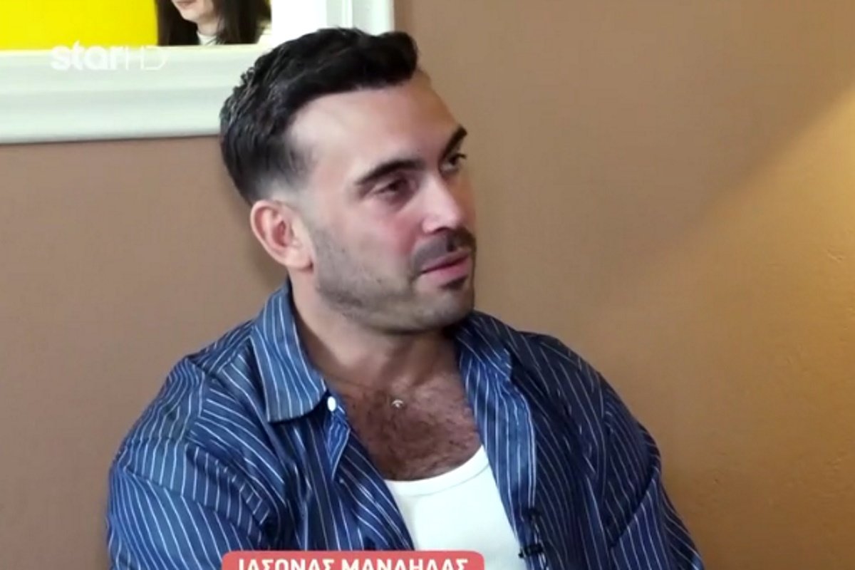 Ιάσονας Μανδηλάς: «Όταν δέχεσαι bullying από μικρός επειδή είσαι gay, δεν σκέφτεσαι την πρόταση γάμου»