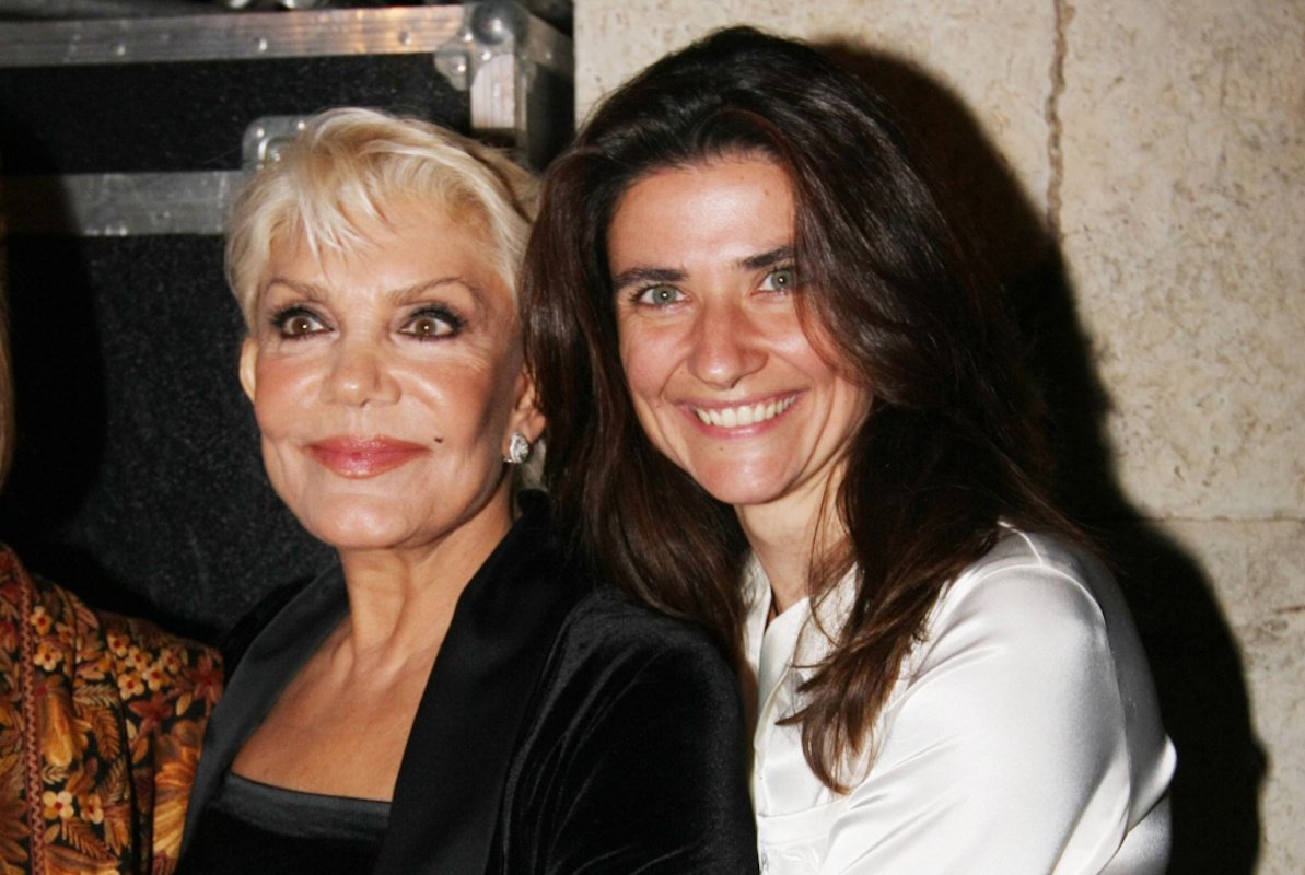 Μαρινέλλα – Σπάνιο κλικ: Η Τζωρτζίνα Σερπιέρη στην αγκαλιά του Βοσκόπουλου που της στάθηκε σαν δεύτερος πατέρας