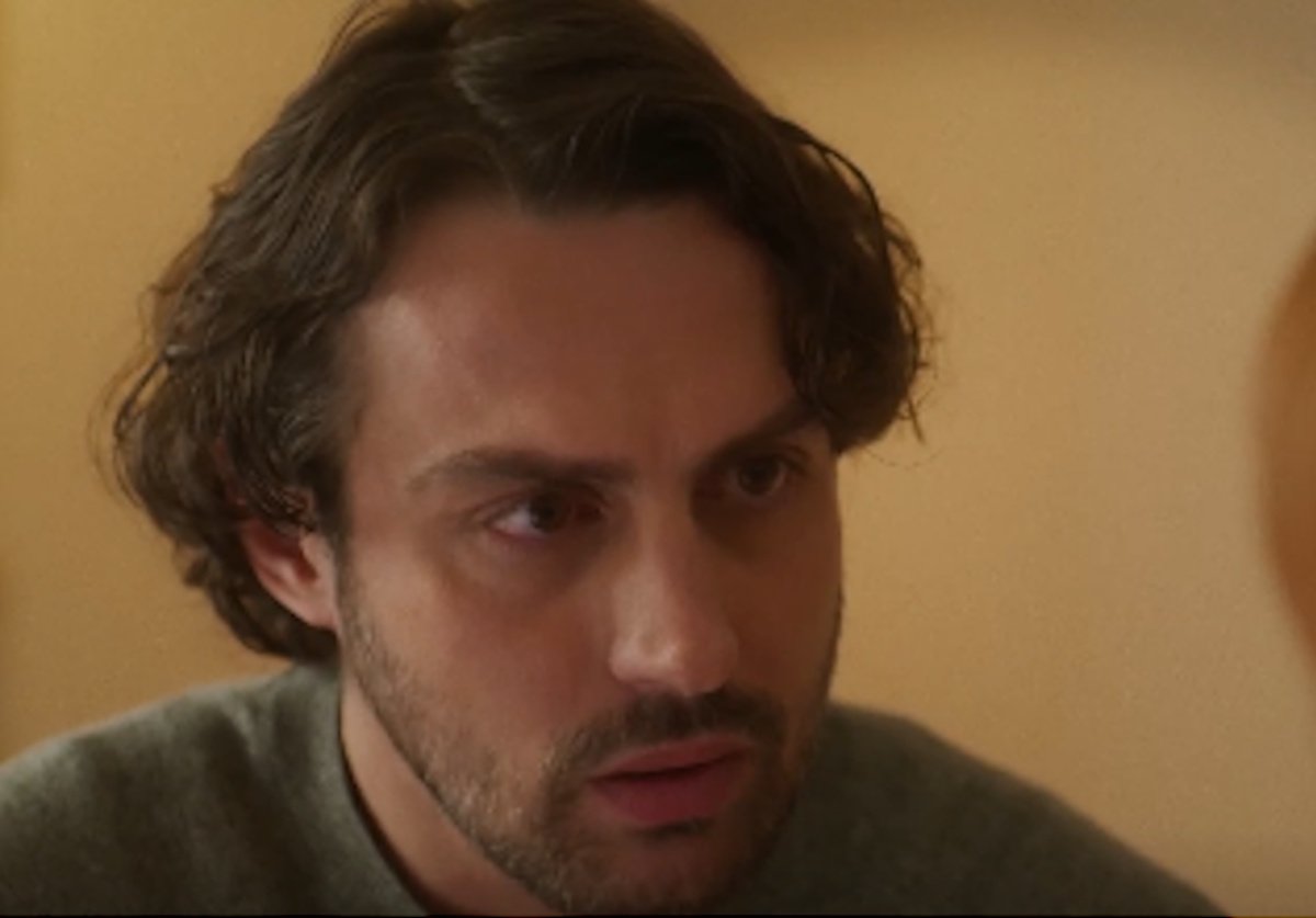 Μπαμπά σ΄αγαπώ – Χ: Τον ανθρωποδιώκτη έχει ο Πάρης – «Ο διά@λος θα σε πάρει, πάρε το χαμπάρι!»