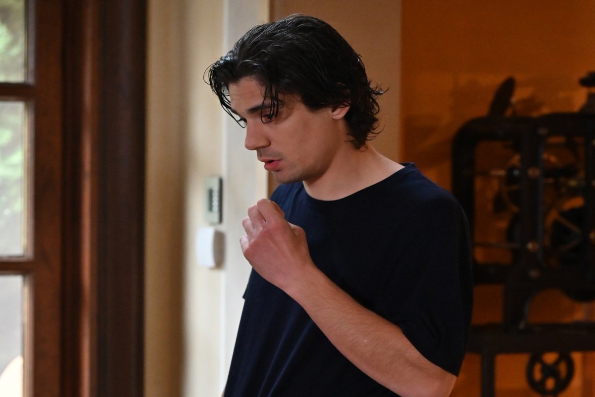 Να μ’ αγαπάς 21/4: Ο Λευτέρης μαθαίνει ότι έχει όγκο στο κεφάλι