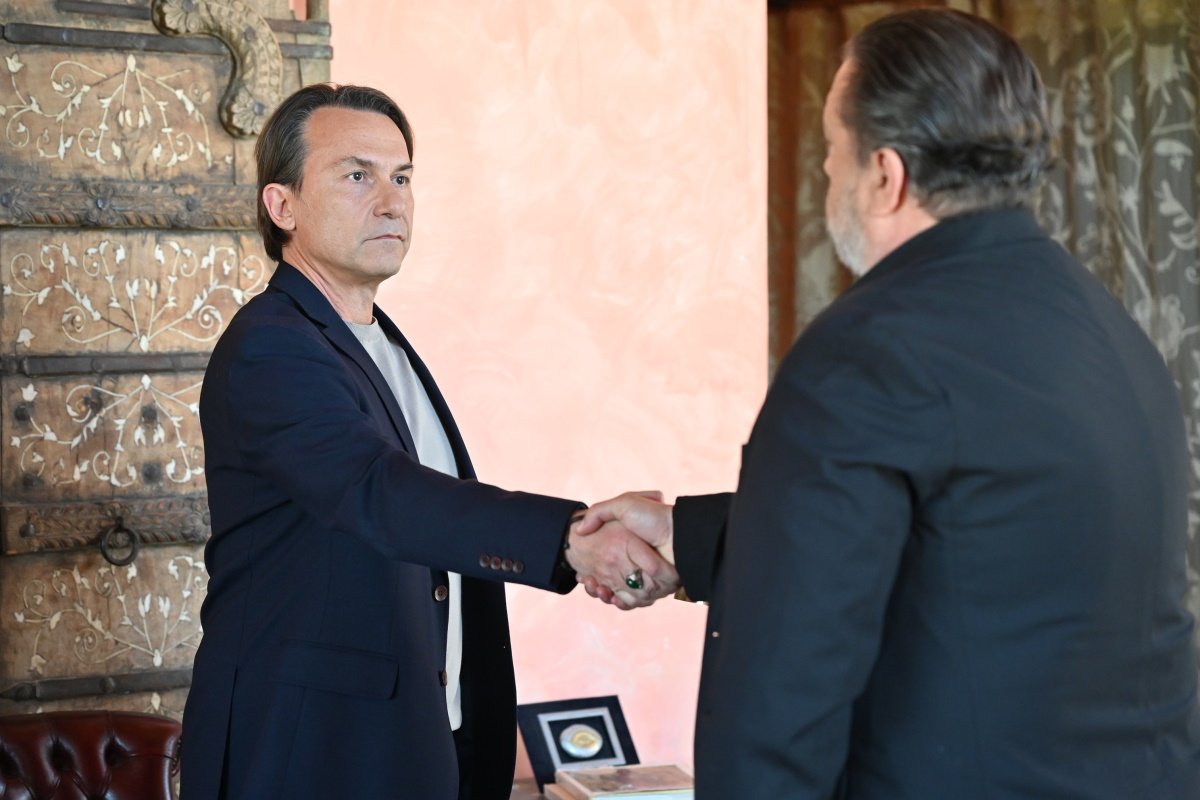 Να μ’ αγαπάς 23/4: Ο Άγγελος αποφασίζει να συμφιλιωθεί με τον Θεόφιλο 