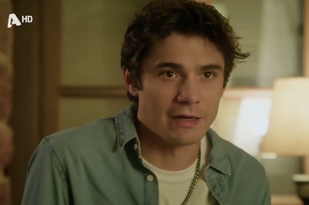 Να μ΄αγαπάς – X: «Εγώ λέω να το κόψουμε το κεφάλι, Λευτέρη μου, έτσι κι αλλιώς δεν κάνεις τίποτα»