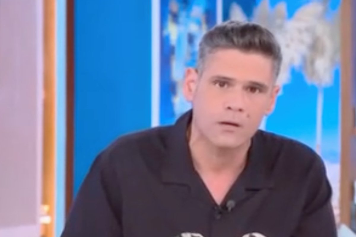 Δημήτρης Ουγγαρέζος: «Όταν είχε έρθει εδώ ο κύριος Κασσελάκης, backstage, κι εγώ έχω να πω πράγματα που είδα…»