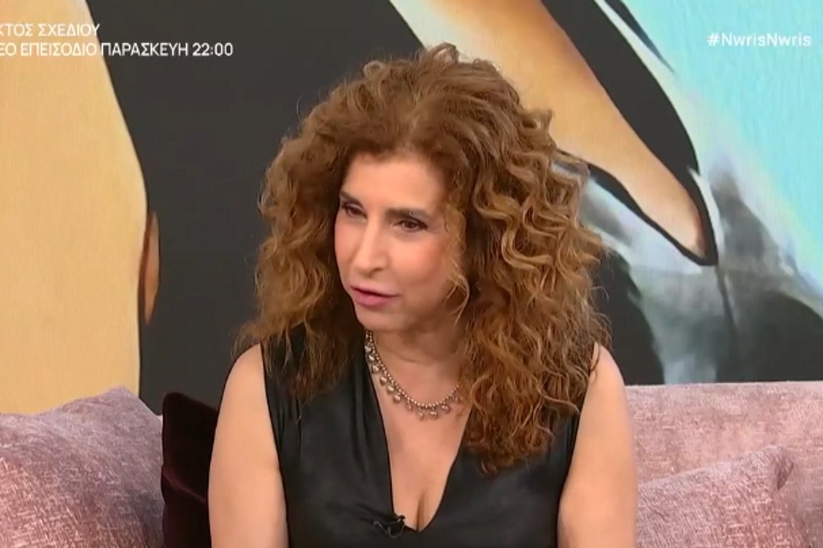 Μαρία Παπαλάμπρου: «Κάνω τα δύσκολα συμβόλαια μόνη μου» – Η καριέρα, η κόρη της και οι διπλοί ρόλοι