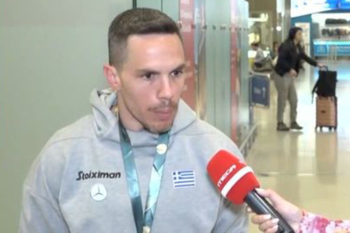 Λευτέρης Πετρούνιας: «Αισθάνθηκα συγκίνηση όταν είδα τα παιδιά μου να χειροκροτούν την προσπάθειά μου»