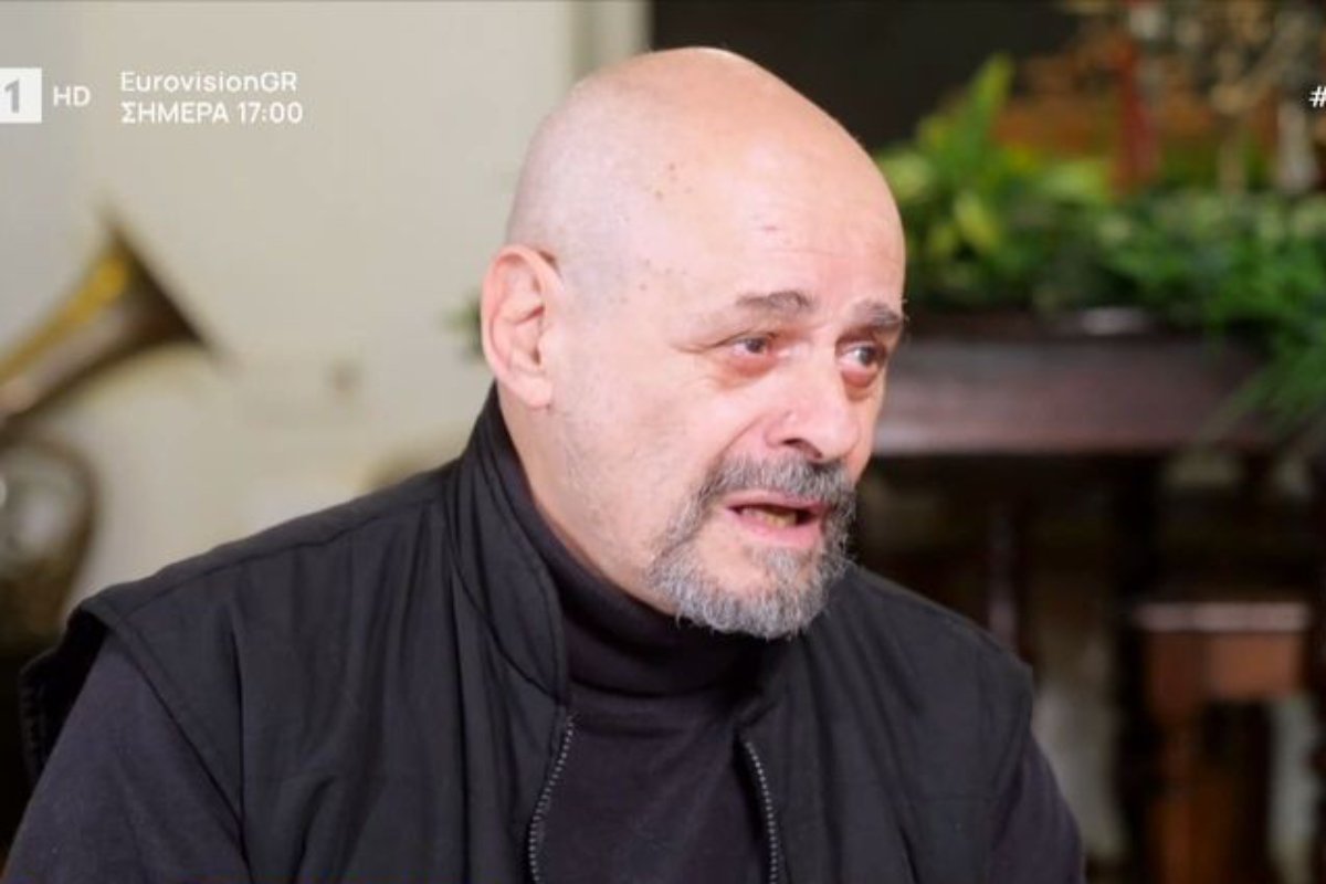 Ζαχαρίας Ρόχας: «Ευτύχησα να γνωρίσω τη Τζένη Καρέζη – Μου έδωσε την ευκαιρία να πατήσω το σανίδι»