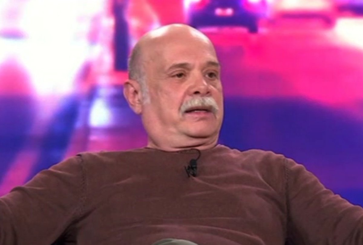 Χρήστος Σαπουντζής: «Η βρισιά που λέγαμε με τους φίλους μου ήταν “άντε ρε Έλληνα από εκεί” – Αυτό μας το έκανε το ΠΑΣΟΚ»