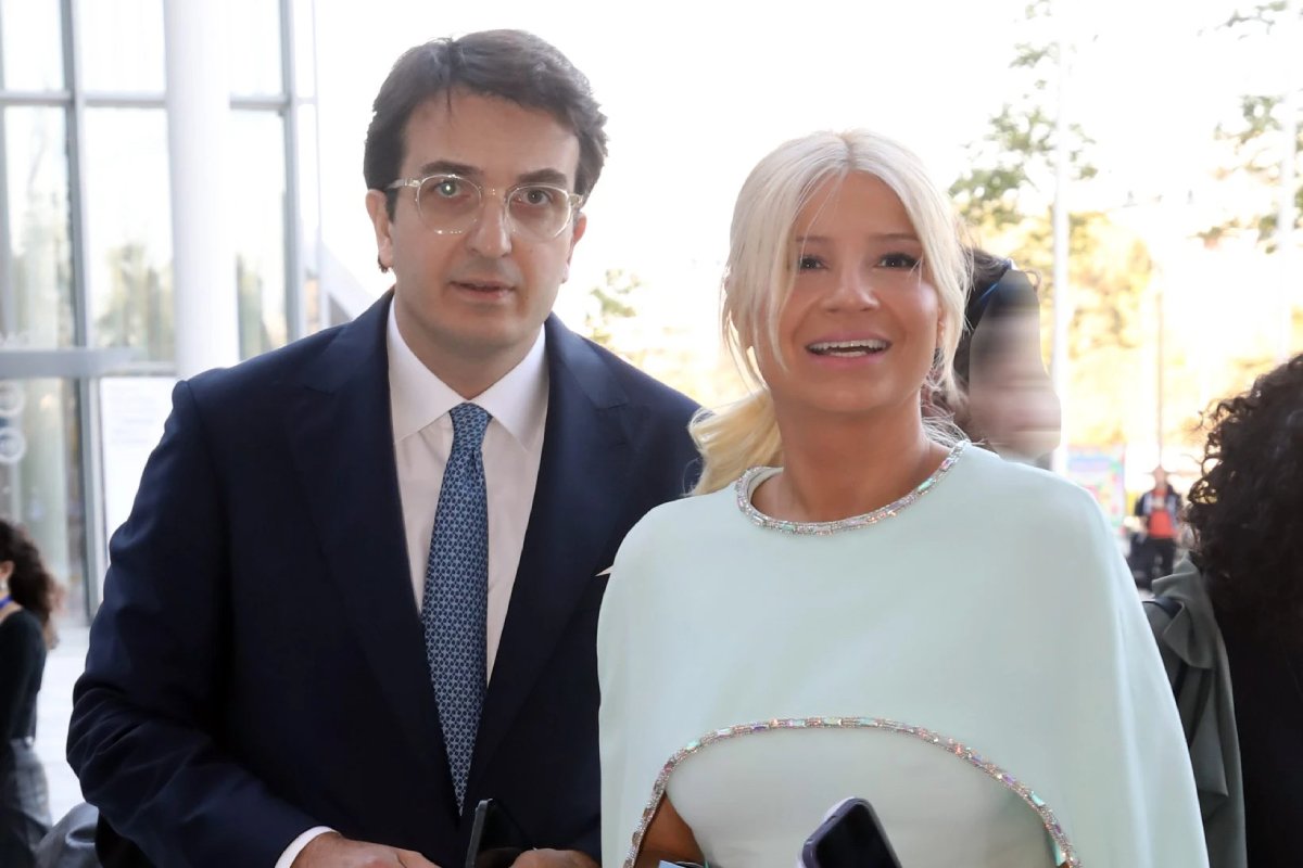 Φαίη Σκορδά – Αλέξανδρος Αθανασιάδης: Πρώτη κοινή δημόσια εμφάνιση με φόντο τα φλας