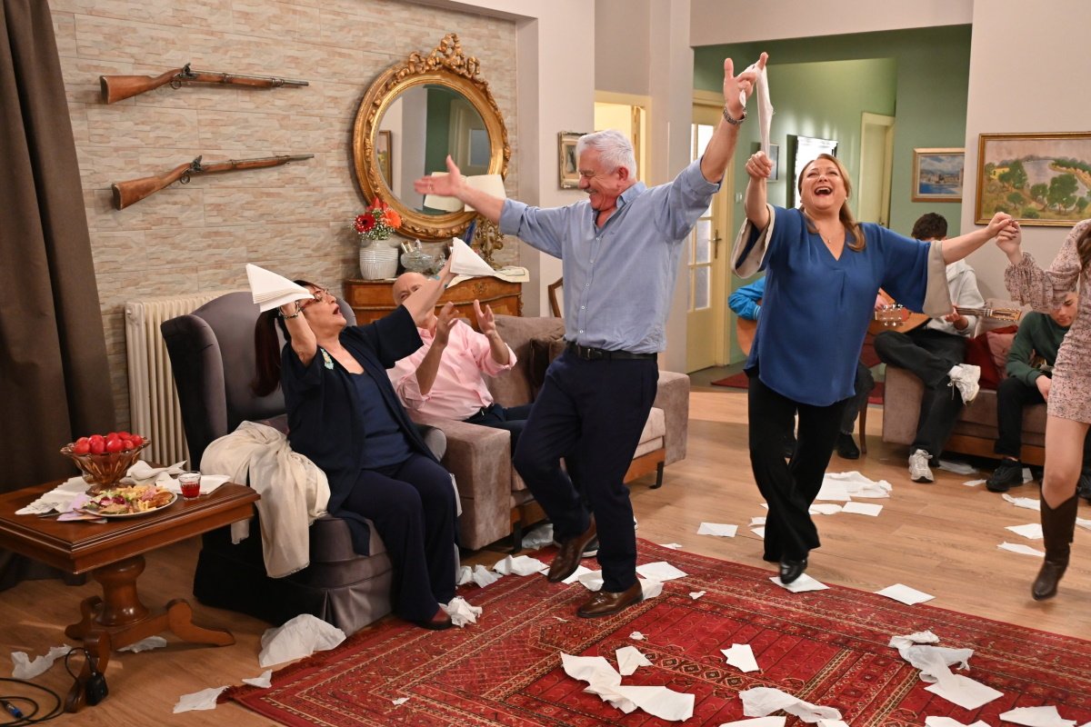 Το σόι σου 3/4: Τριαντάφυλλοι και Χαμπέοι γλεντάνε μαζί… στους ήχους των Τεκετζήδων