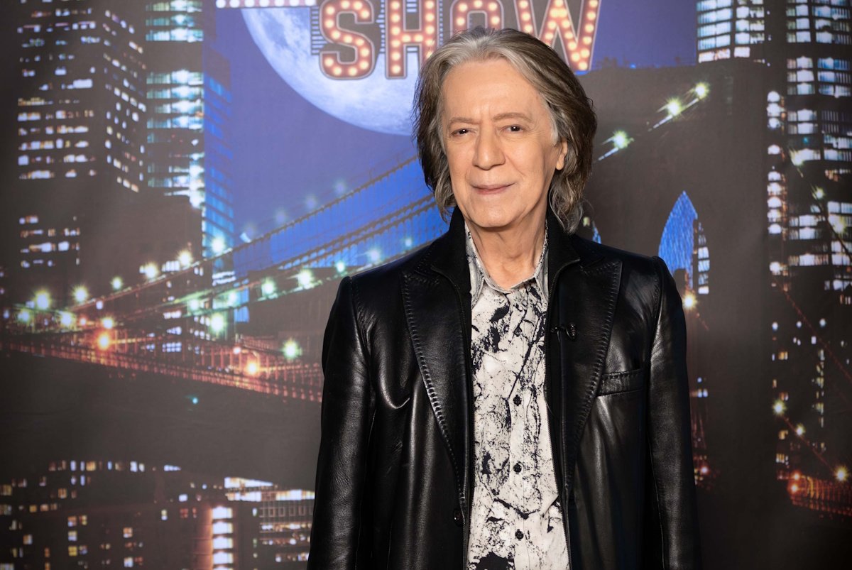 Κώστας Τουρνάς: «Υπήρξα εξομολογητής του Γιώργου Μαρίνου. Μαζί του ήρθα αντιμέτωπος με μια ζωή που δεν μου ήταν οικεία, αλλά…»