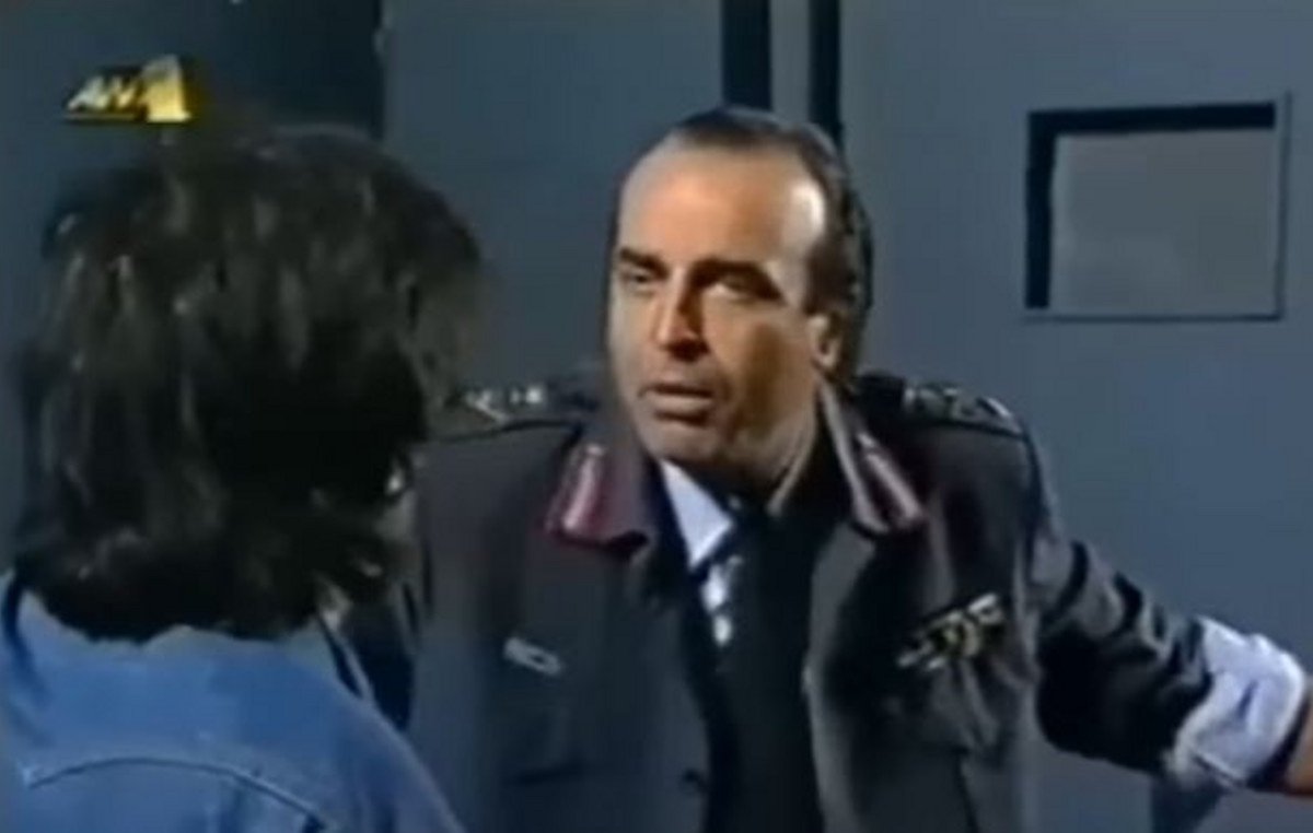 Καλημέρα Ζωή: Όταν ο Ταξίαρχος Θεοχάρης έκανε χαμό στο αστυνομικό σώμα με ξυλίκι που σε έκανε να βάζεις τα γέλια
