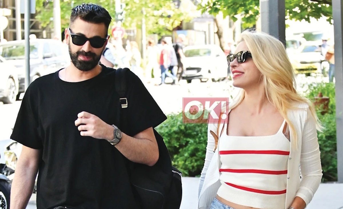 Ελένη Μενεγάκη: Ηλιόλουστες βόλτες στο κέντρο της Αθήνας