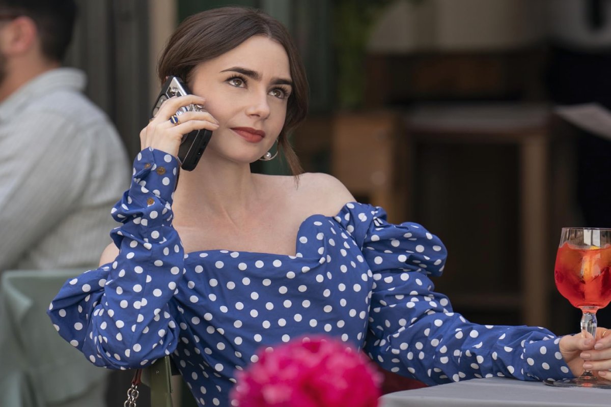 Emily in Paris: «Χάρτης-φωτιά» αποκαλύπτει καρέ-καρέ τα γυρίσματα στη Μύκονο!