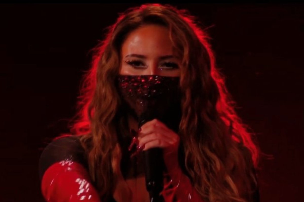 Eurovision – Α΄Ημιτελικός: Σκιάχτηκε το Χ – «Η Σουηδέζα έτοιμη για τον Χανταϊό με τη μάσκα!»