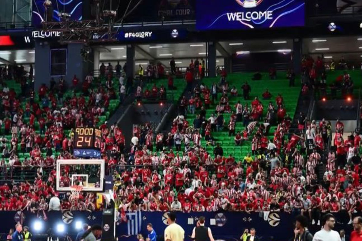 Final Four: «Κοκκίνισε» η Αθήνα από τους οπαδούς του Ολυμπιακού – Στο γήπεδο και ο Νίκος Γκάλης