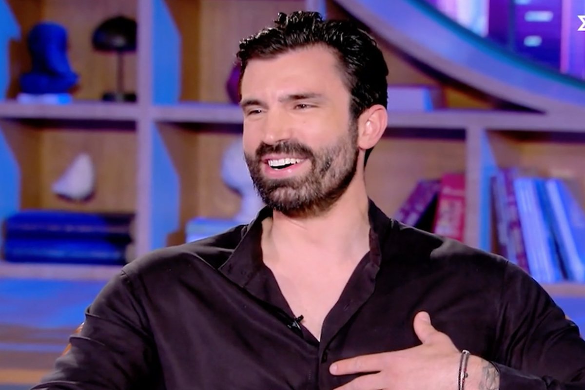 Ηλίας Γκότσης για Νίκο Κοκλώνη: «Είναι τρομερός παρουσιαστής και έχει πολύ καλή φωνή!»