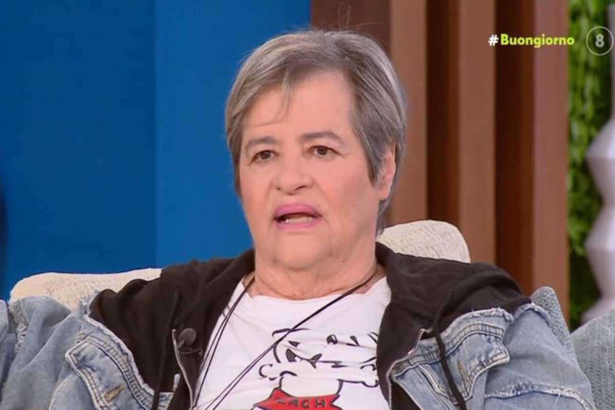 Ντέπυ Γκολεμά για Σία Κοσιώνη: «H μόνη πόρτα που θα μπορούσε να της ανοίξει είναι αυτή της ΕΡΤ»