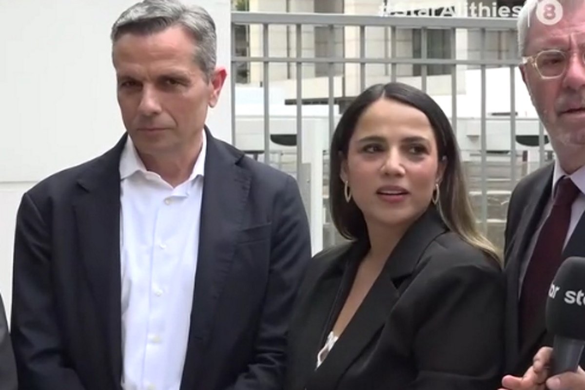 Ευλαμπία Ρέβη – Γιώργος Κουρδής: «Δίνουμε μάχη για όλο τον κλάδο» – Οι πρώτες δηλώσεις μετά τη δίκη με τον ΣΚΑΪ