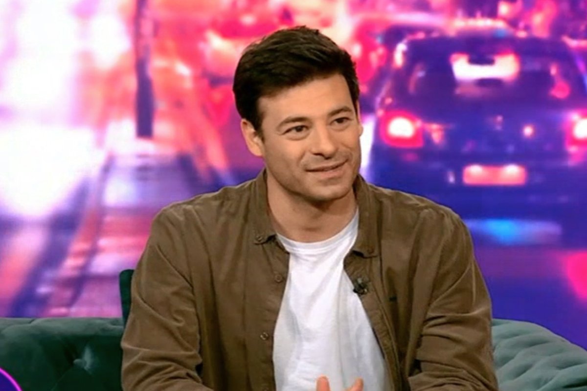 Θάνος Λέκκας: «Η αρρώστια του ηθοποιού είναι η τρελή ανασφάλεια – Πάντα κρατάς μια πισινή, ταυτόχρονα με το ψώνιο»