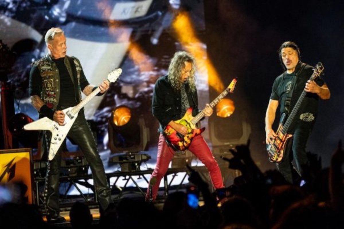 Metallica: Πανικός έξω από το ΟΑΚΑ ώρες πριν τη μεγάλη συναυλία – Χιλιάδες fans στις ουρές