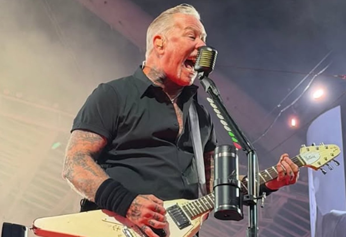 Metallica στο ΟΑΚΑ: Η Αθήνα «σείστηκε» στους ρυθμούς των θρύλων της metal – Οι εκπλήξεις με Ζορμπά και Τρύπες
