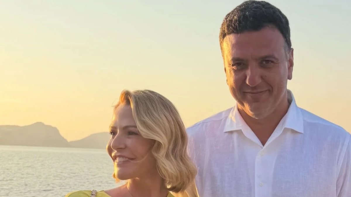 Τζένη Μπαλατσινού – Βασίλης Κικίλιας: Μαζί με τον γιό τους στον γάμο της κόρης της, Αμαλίας