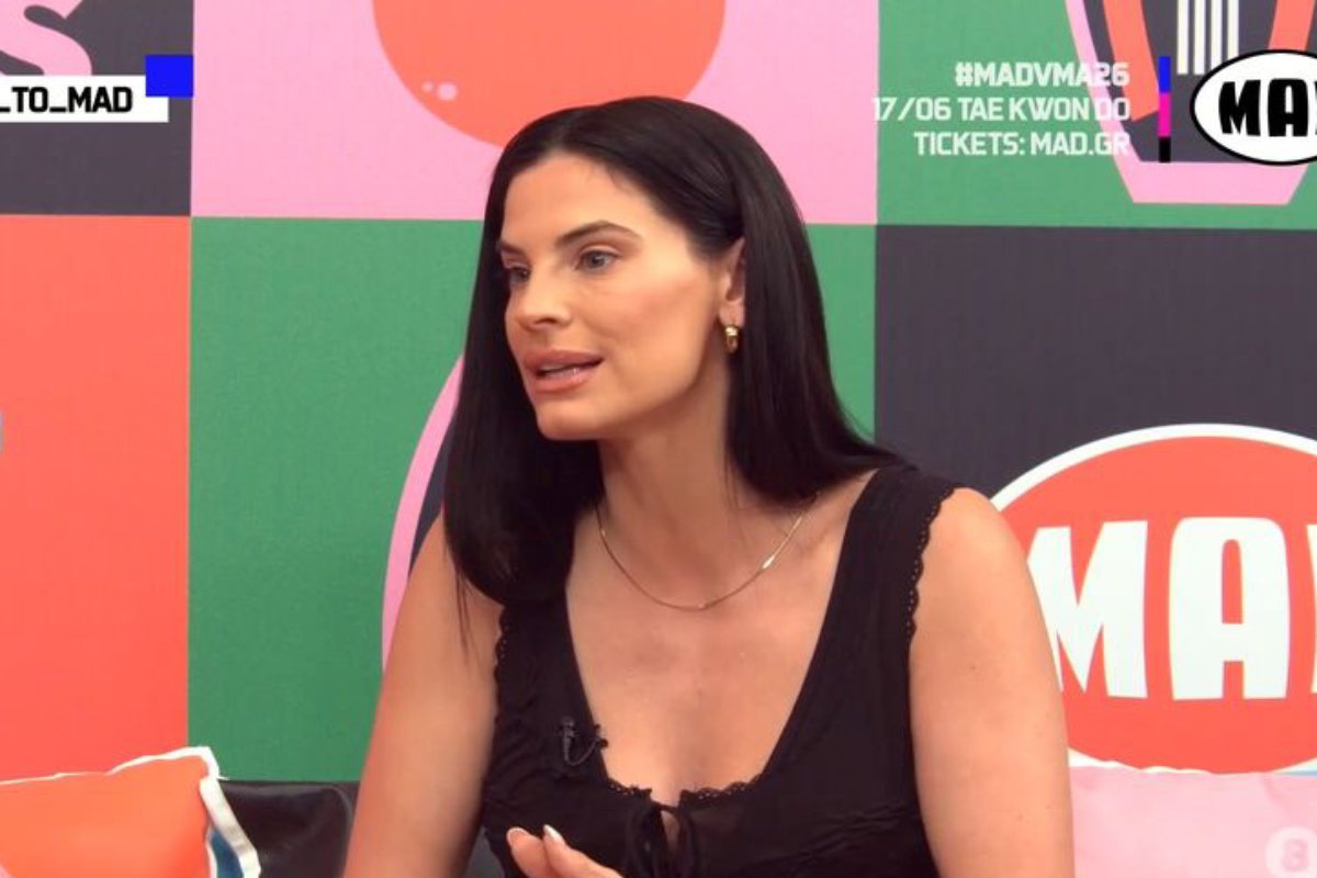 Χριστίνα Μπόμπα: «Δεν βρίσκουμε πάντα χρόνο με τον Σάκη, αδιαπραγμάτευτη προτεραιότητα είναι ο χρόνος με τα παιδιά μας»
