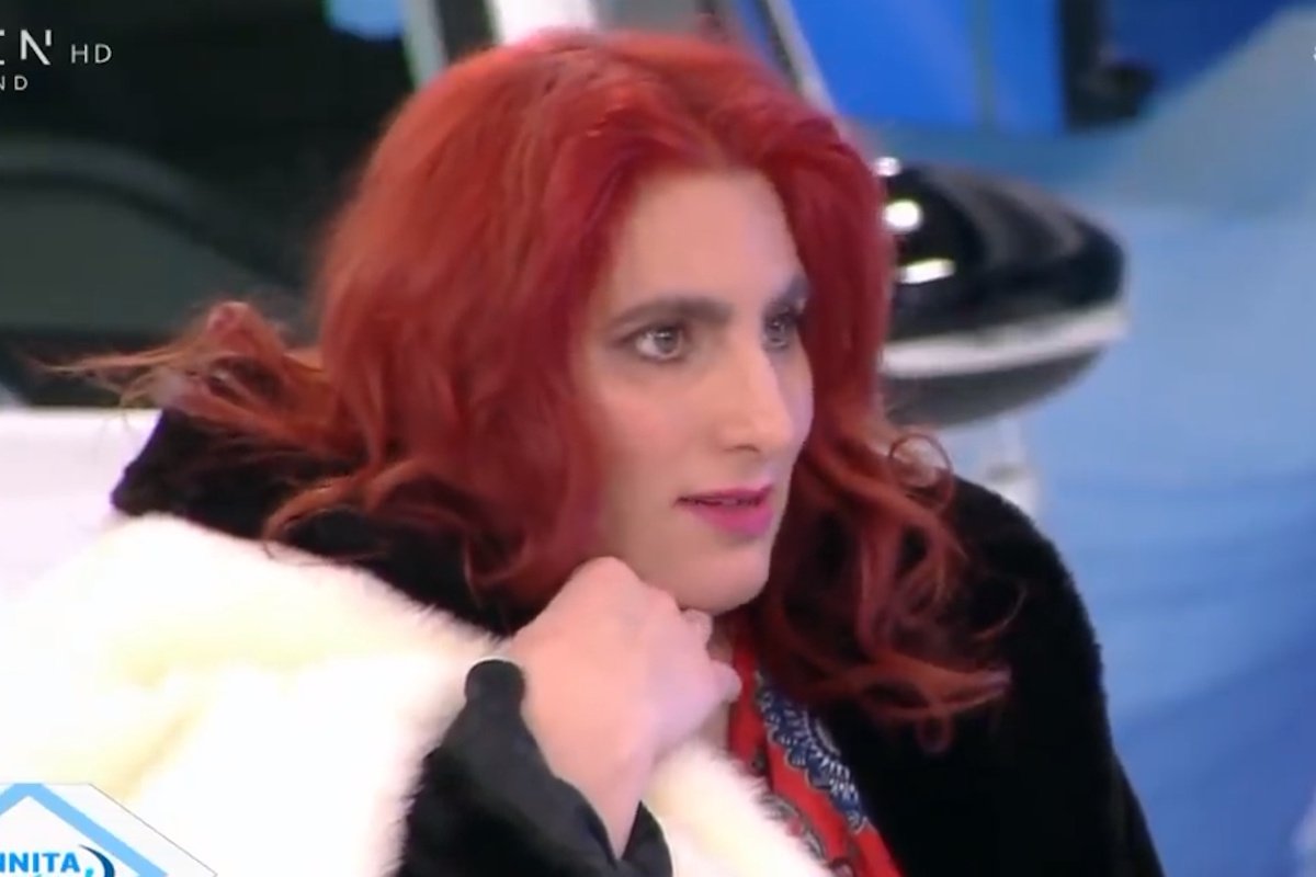 Επική καλτιά: «Πότε κοριτσάκι μου θα πάω στο Χόλιγουντ;» Η σταρ, τα… «φωτόγραφα» και η κριντζαρισμένη Πάνια