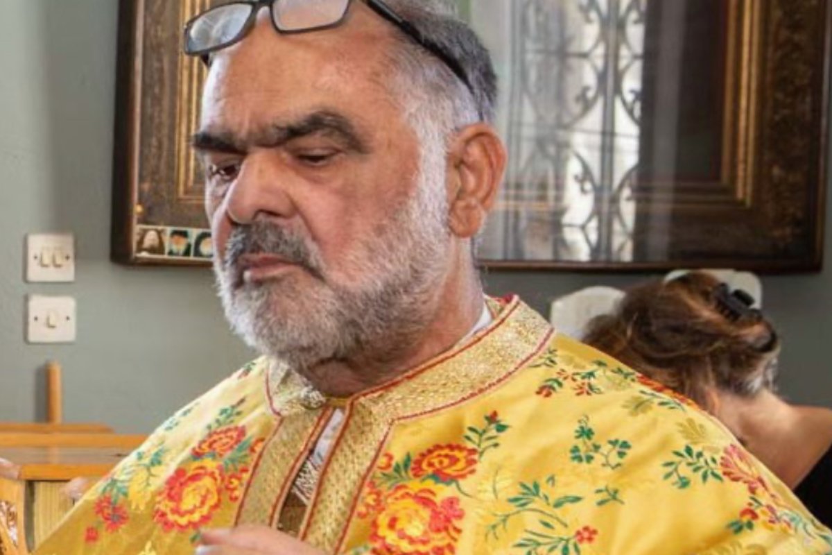 Έφυγε από τη ζωή ο παπα-Τσάκαλος – Η ανάρτηση του γιου του που συγκινεί
