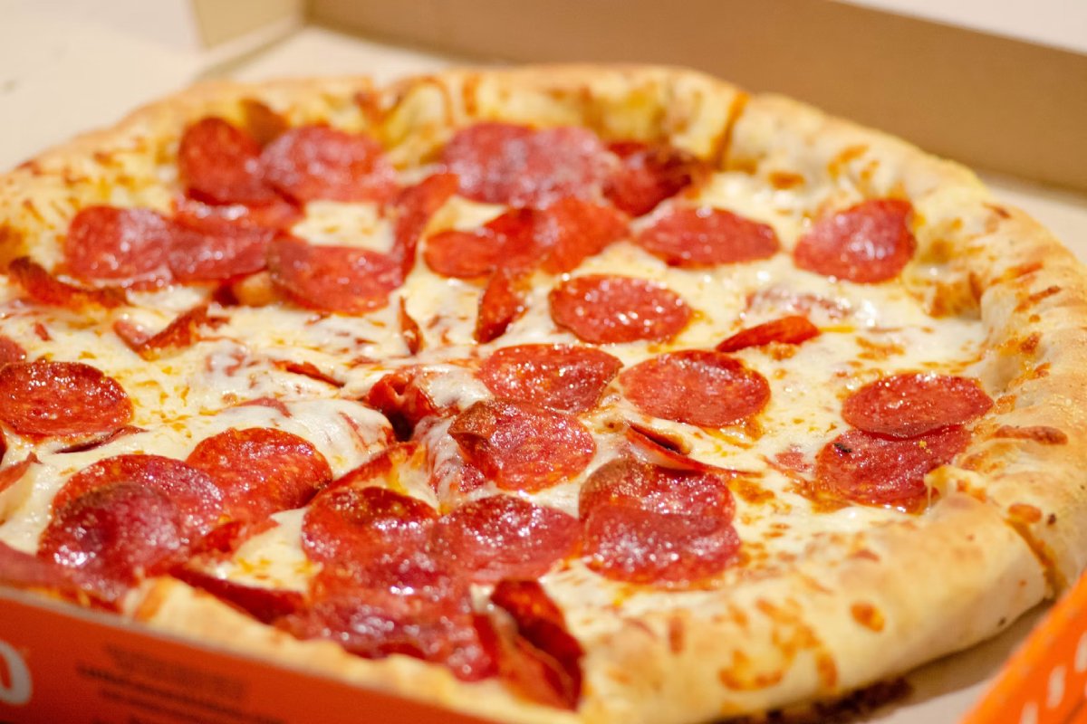 Pizza Night: Η πιο αφράτη σπιτική πίτσα που θα σε κάνει να ξεχάσεις το delivery!